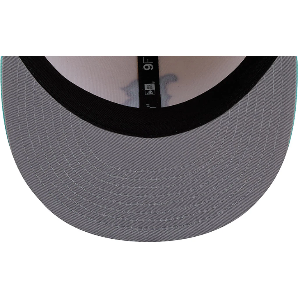 MLB Boston Red Sox New Era Two-Tone Aqua 9FIFTY Snapback Hat - Light cream - Image 7