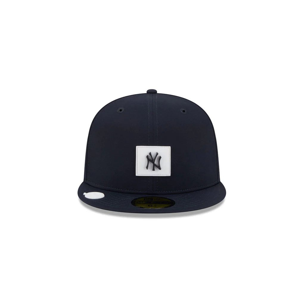 MLB New York Yankees New Era 2026 Clubhouse 59FIFTY Fitted Hat - Navy - Image 3
