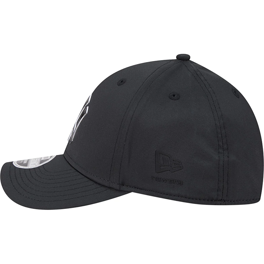 MLB New York Yankees New Era Metallic 39THIRTY M-Crown Flex Fit Hat - Black - Image 4