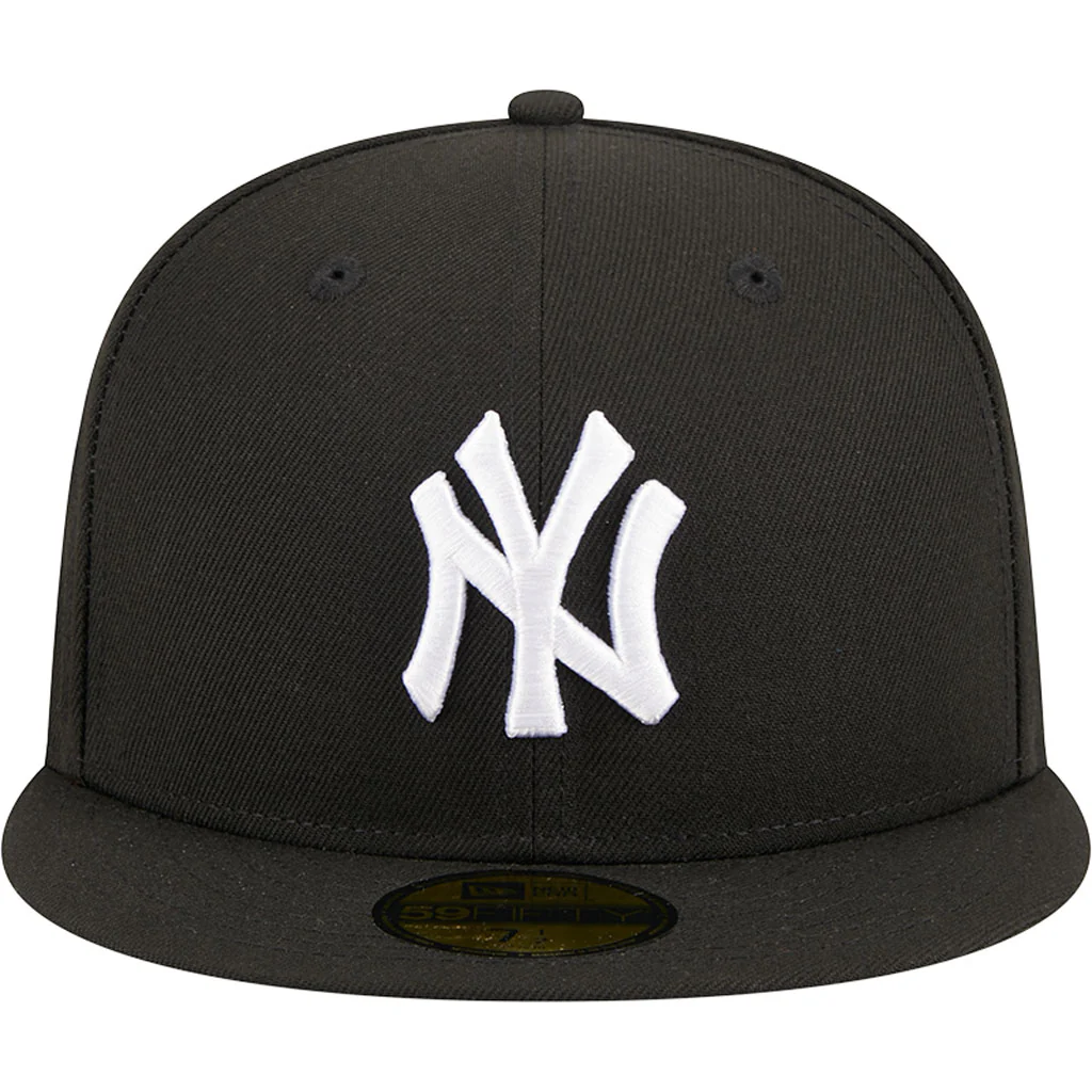 MLB New York Yankees New Era Side Patch Black & White 59FIFTY Fitted Hat - Black - Image 3