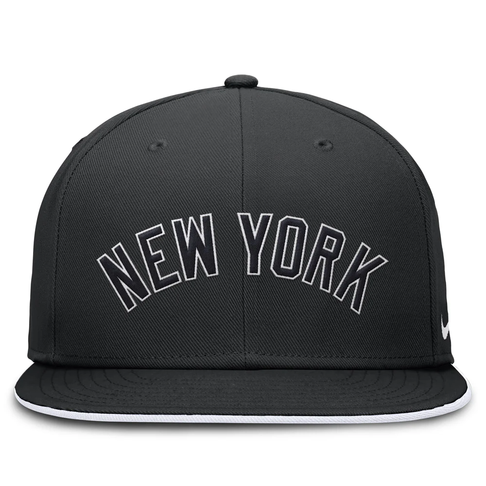 MLB New York Yankees Nike Black & White True Structured Fitted Hat - Black - Image 3