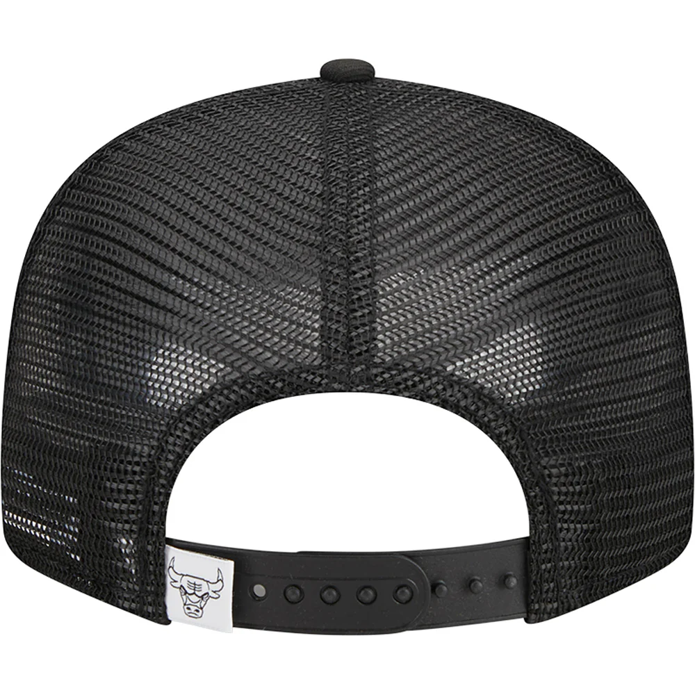 NBA Chicago Bulls New Era Black & White Trucker 9FIFTY Snapback Hat - Black - Image 4