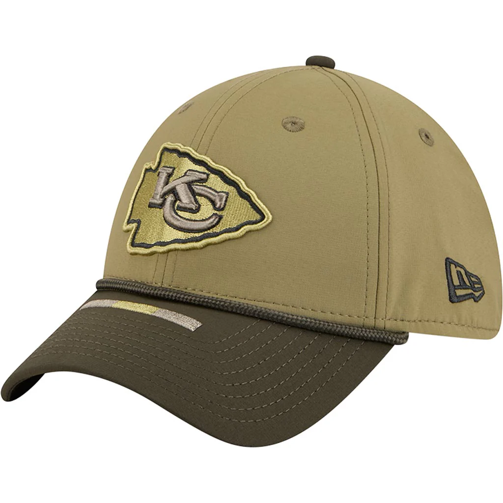 NFL Kansas City Chiefs New Era 2025 Salute to Service 39THIRTY Flex Fit Hat - Green - Image 2