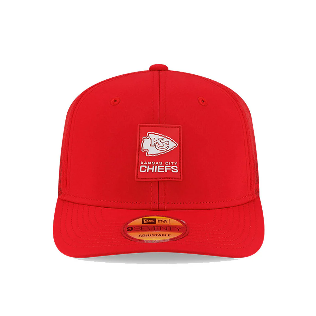 NFL Kansas City Chiefs New Era 2025 Sideline 9SEVENTY Stretch-Snapback Hat - Red - Image 3