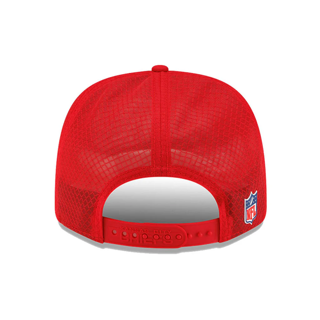 NFL Kansas City Chiefs New Era 2025 Sideline 9SEVENTY Stretch-Snapback Hat - Red - Image 4