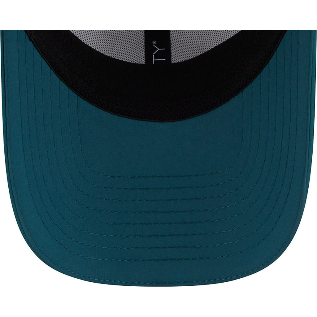NFL Philadelphia Eagles New Era 2025 Training 39THIRTY Flex Fit Hat - White - Image 5